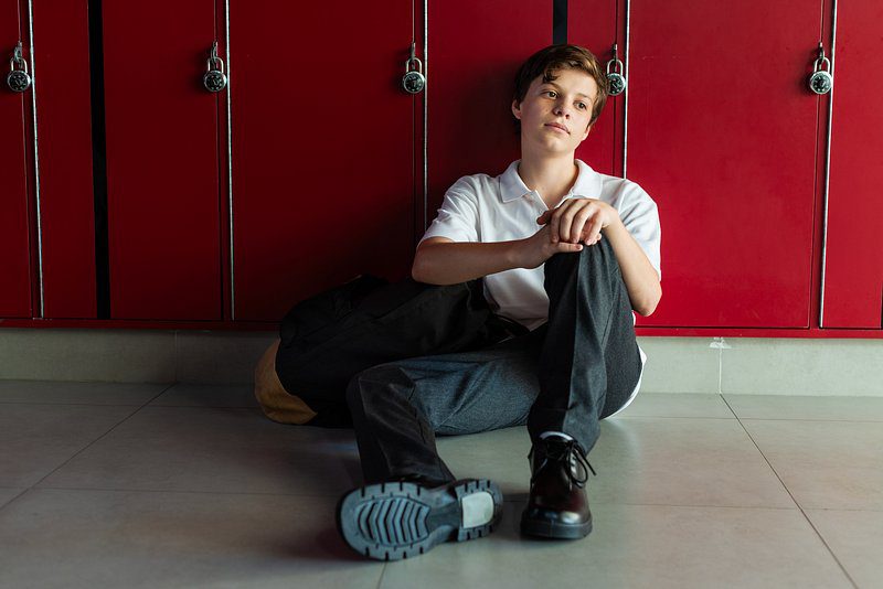 jongen wordt gepest op school