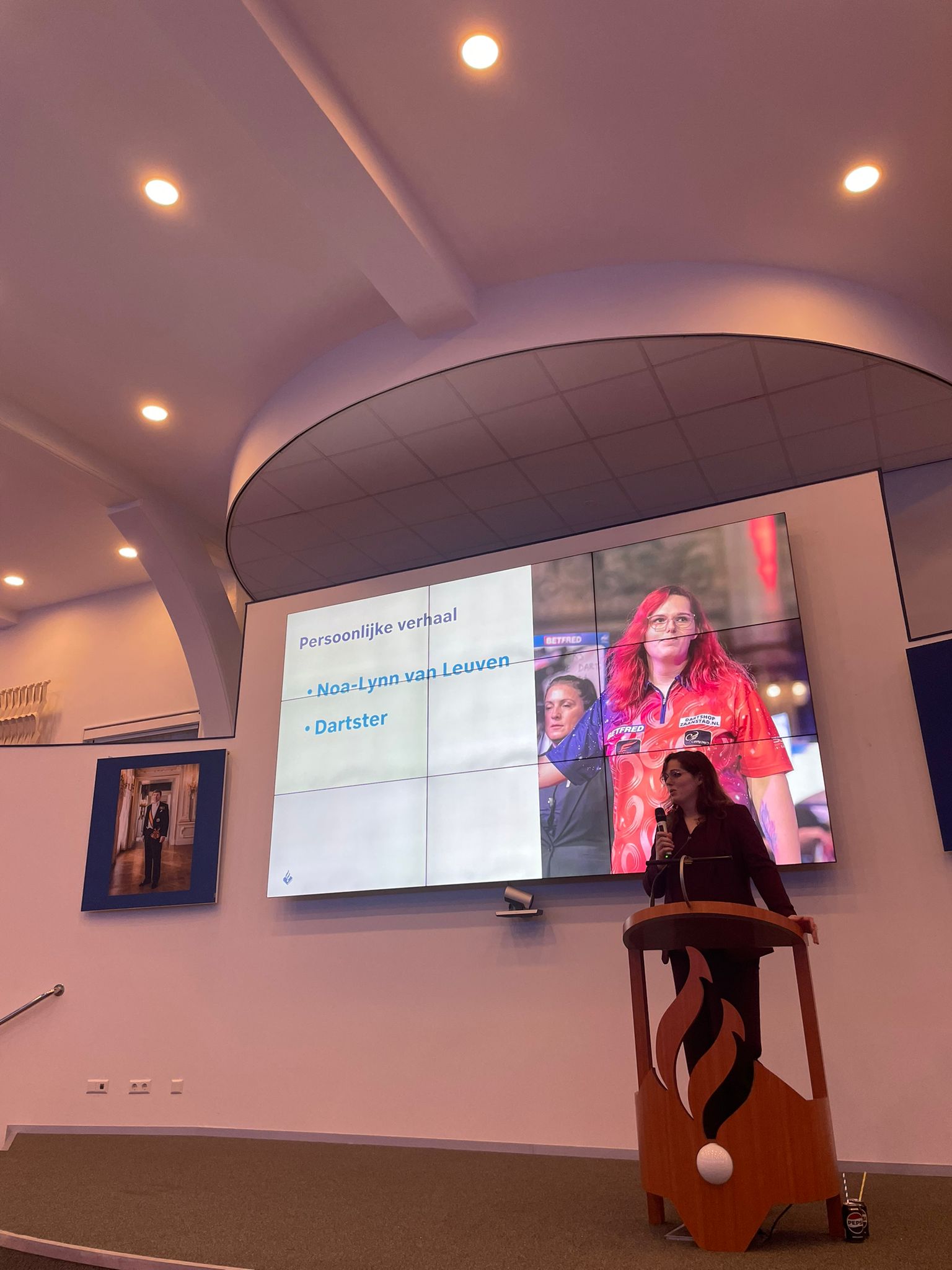 Dartster Noa Lynn verteld over diens ervaringen