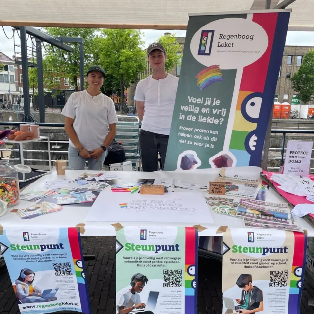 🌈 Vandaag zaterdag 28 juni zijn we aanwezig op @rozezaterdagzaanstad met onze informatiestand.
Het team van het @regenboogloket staat klaar om vragen te beantwoorden en in gesprek te gaan.

Leuk om zoveel mensen te ontmoeten, ervaringen te delen en samen stil te staan bij het belang van veiligheid, zichtbaarheid en inclusie.

#Regenboogloket #RozeZaterdag #Zaanstad #LHBTIQ #Zaanstreek